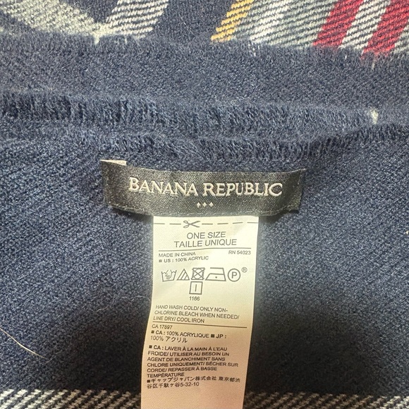 BANANA REPUBLIC Scarf - Picture 3 of 4